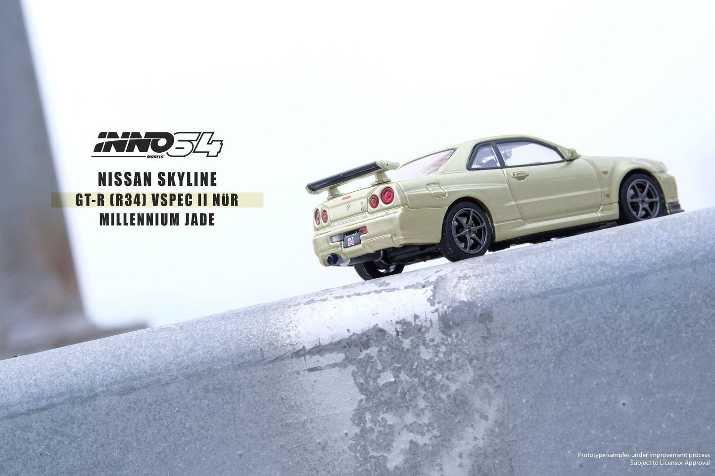INNO64 1:64 Nissan Skyline GT-R (R34) V-Spec II N眉r in Millennium Jade