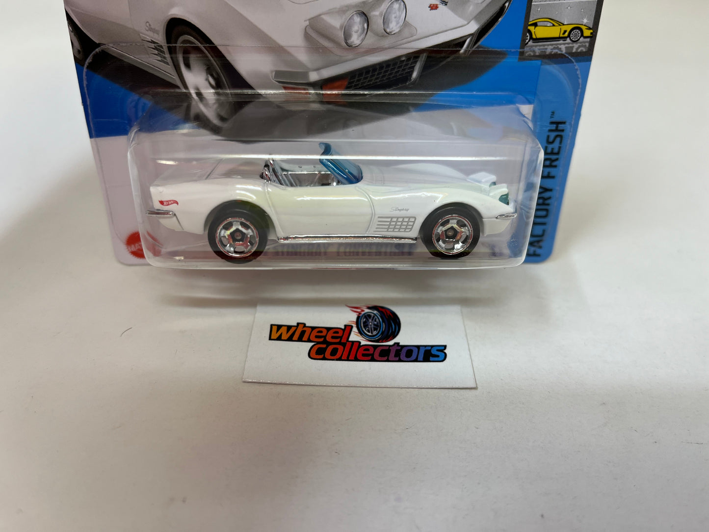 72 Stingray Convertible #47 * White * 2024 Hot Wheels * SHORT CARD