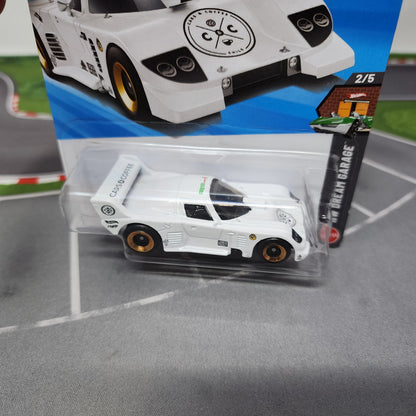 La Liebre #31 * White * 2026 Hot Wheels Case J