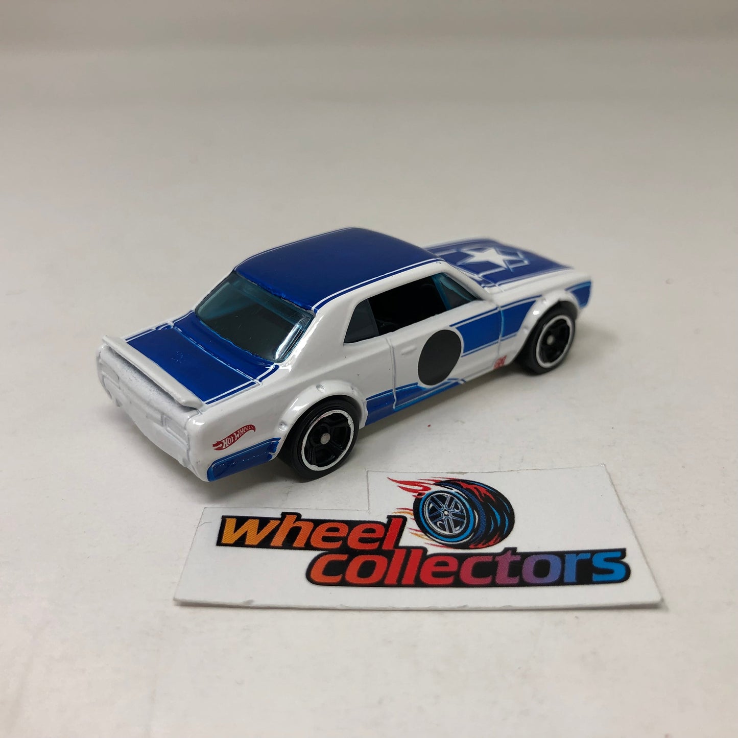 Nissan Skyline H/T 2000GT-X * White * Hot Wheels Loose 1:64 Scale