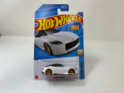 Nissan Z Proto #124 * White * 2022 Hot Wheels USA Card