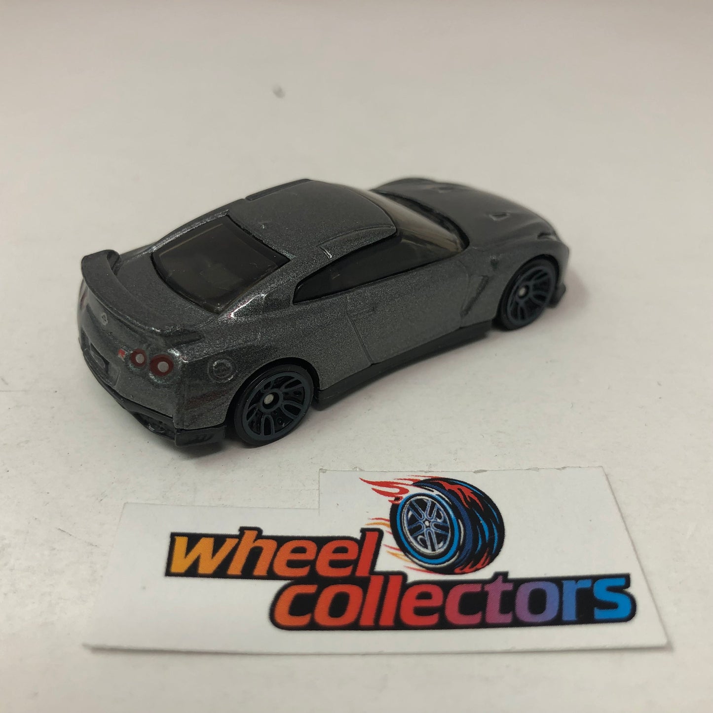 17 Nissan GT-R (R35) * Gray * Hot Wheels Loose 1:64 Scale