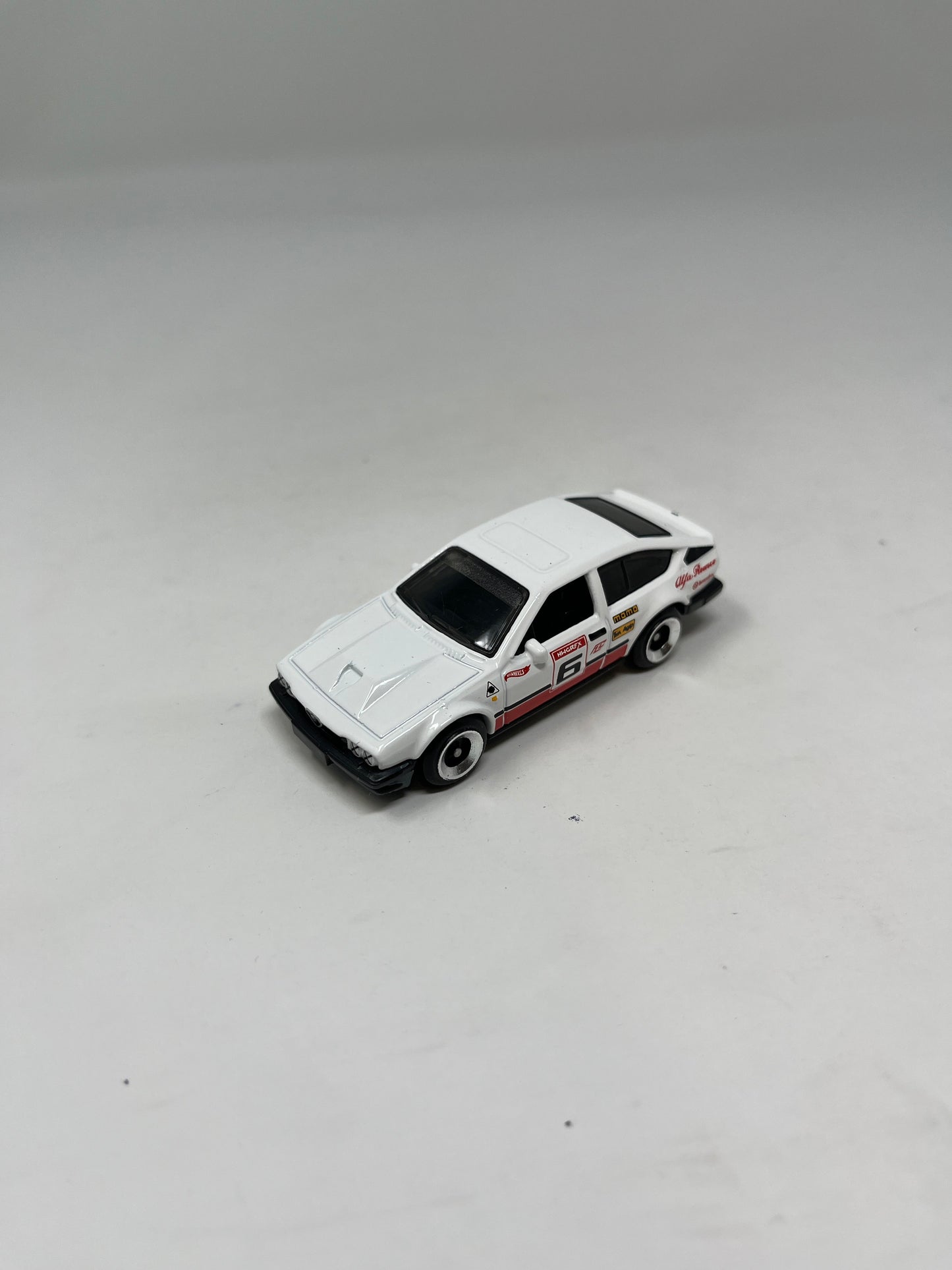 Alfa Romeo GTV6 3.0 * WHITE * Hot Wheels 1:64 scale Loose Diecast model
