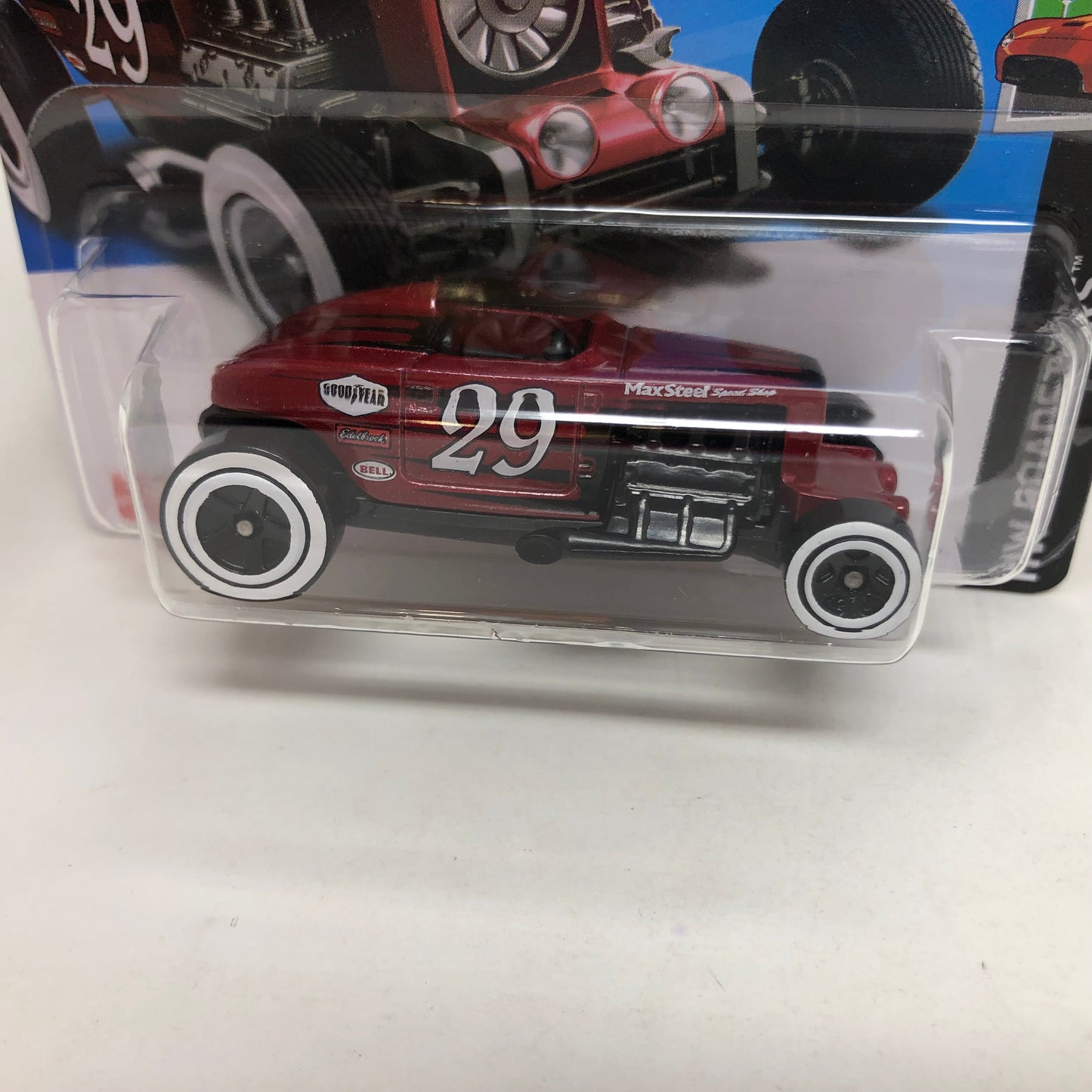 Max Steel #19 * Red * 2024 Hot Wheels Basic Short Card Case A