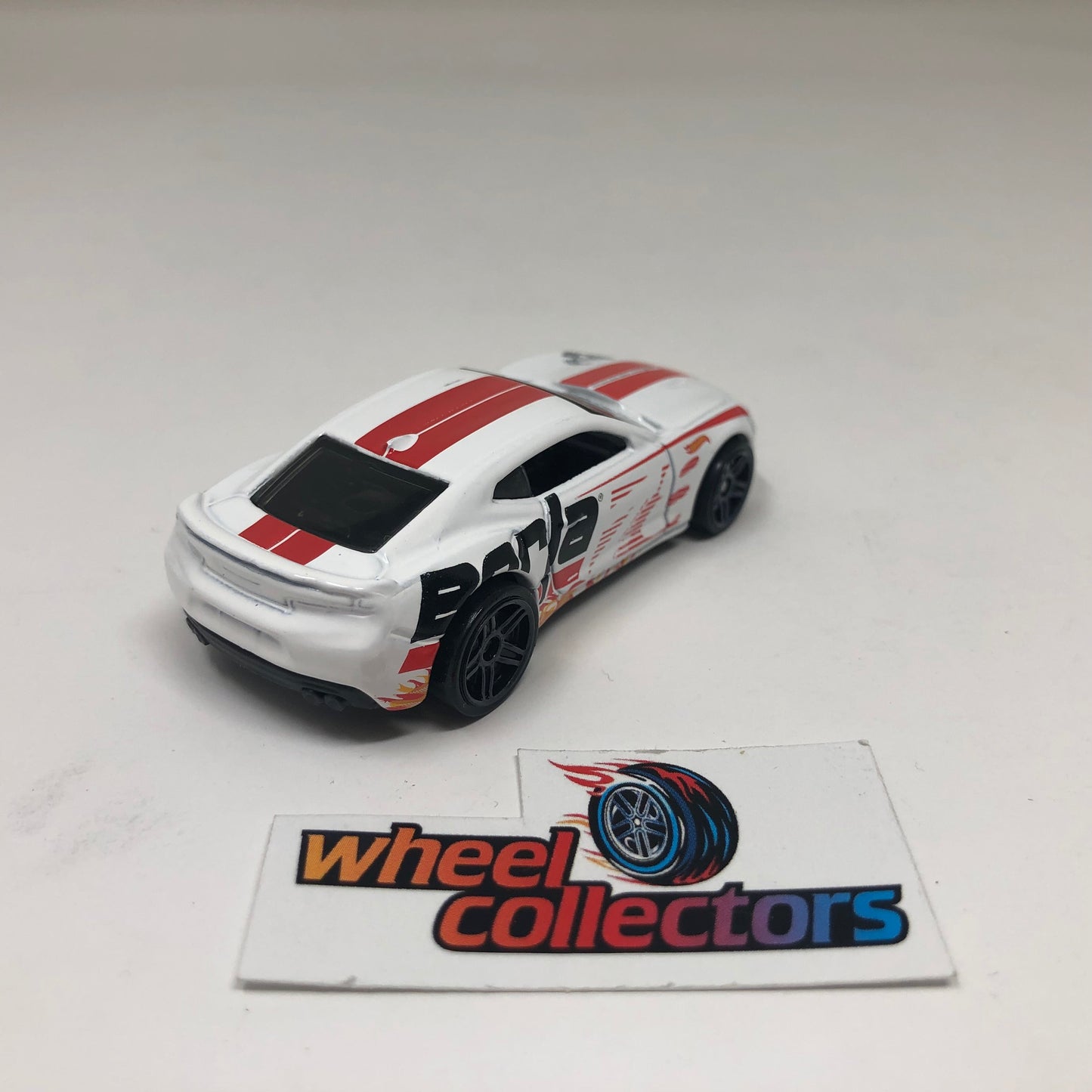16 Camaro SS * White * Hot Wheels Loose 1:64 Scale