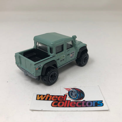 15 Land Rover Defender Double Cab * Green * Hot Wheels Loose 1:64 Scale