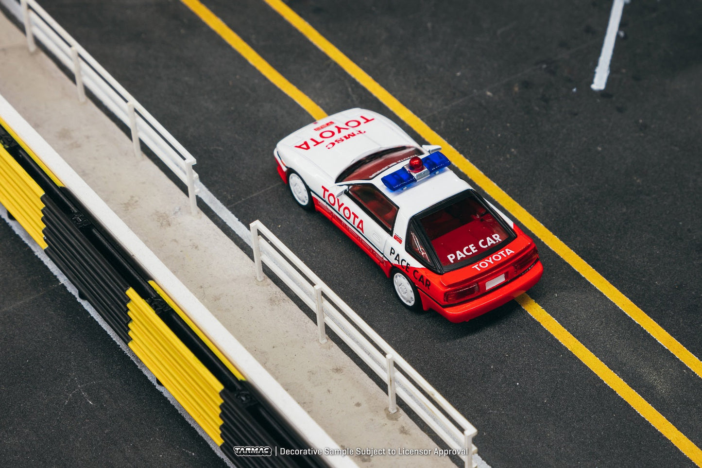 Tarmac Works 1:64 Toyota Supra (A70) Pace Car